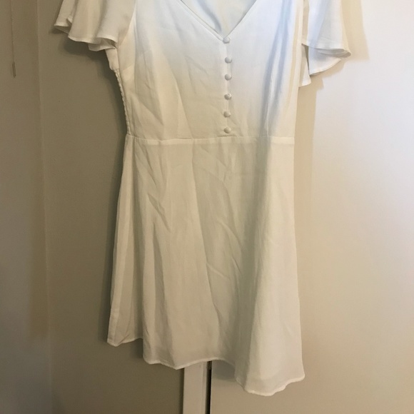Simple white dress - Picture 2 of 3